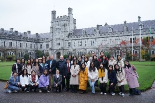 Volunteer teachers from UCD CI visit UCC CI